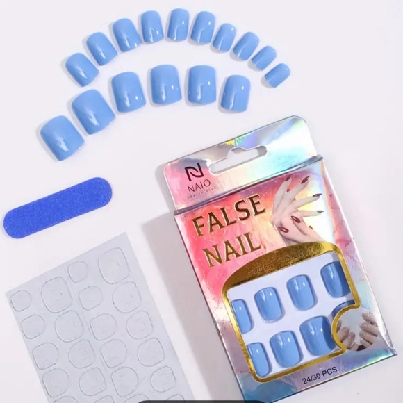 24pcs Solid Color Baby Blue Press On Nails Glossy Glue On  Short Square - Picture 2 of 5
